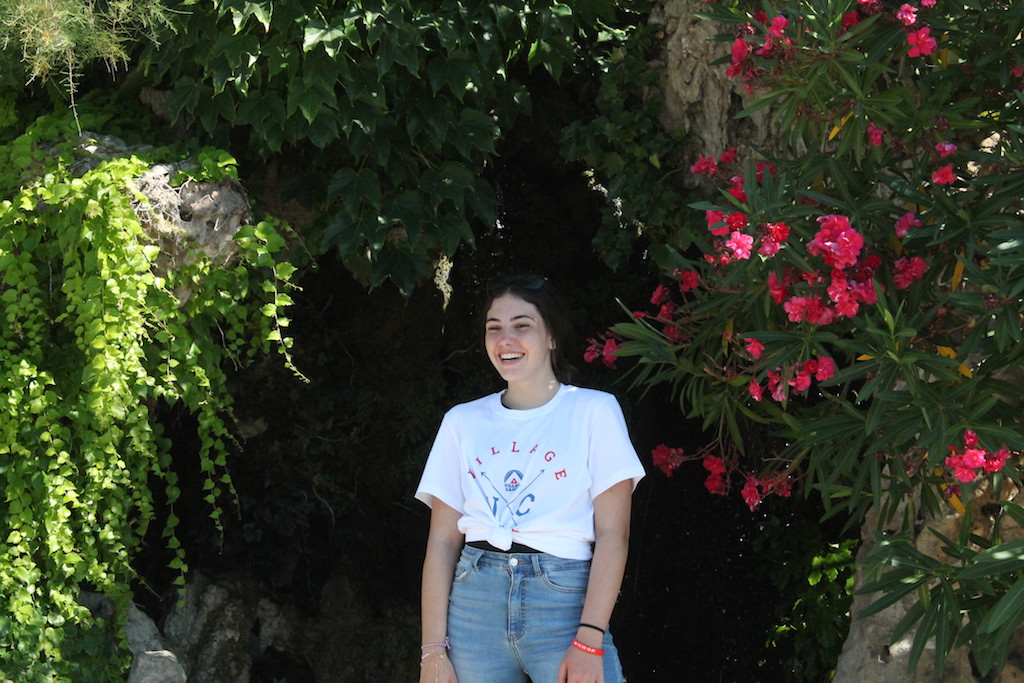 Village Camps International Summer Camp Ard&egrave;che, France 2019-07-26 https://www.villagecamps.com/journals_admin/images/2229-4803-Avignon11 copy.jpg